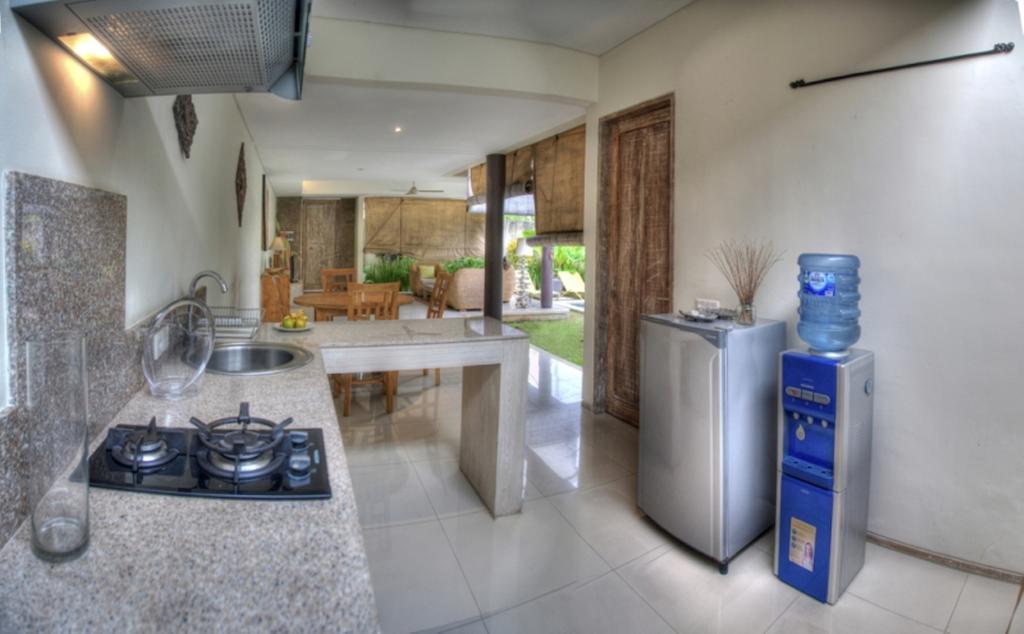 Villa Lestari سمينياك الغرفة الصورة